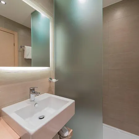 Starling 3* Geneva
